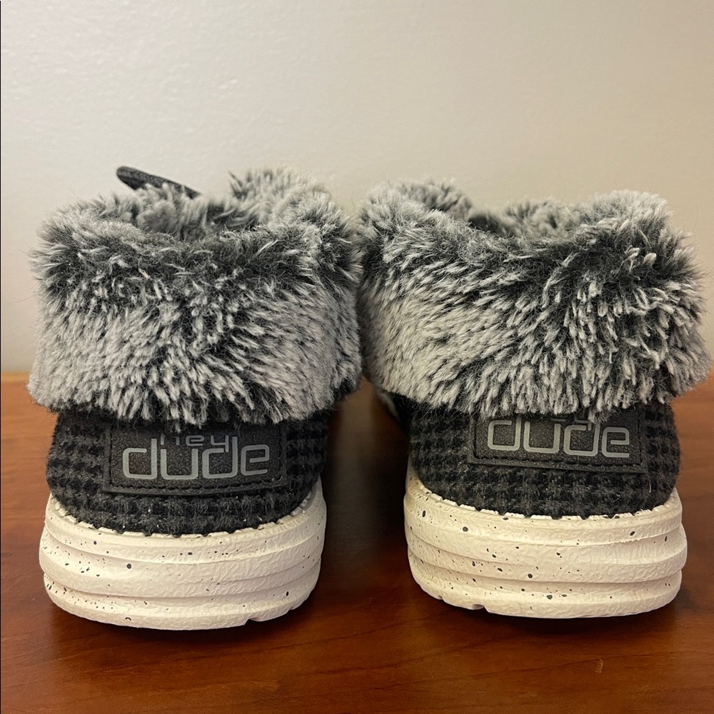 Hey Dude Britt Black Faux Fur Lined Bootie Shoes Womens Size 7 - Picture 4 of 9